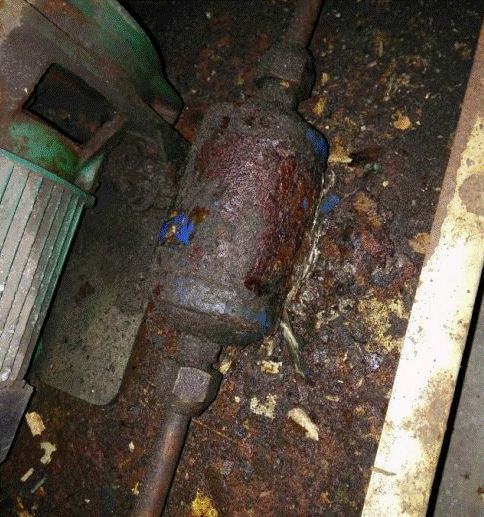 各品牌家用空调漏液实例图片分析及磨擦因素探讨